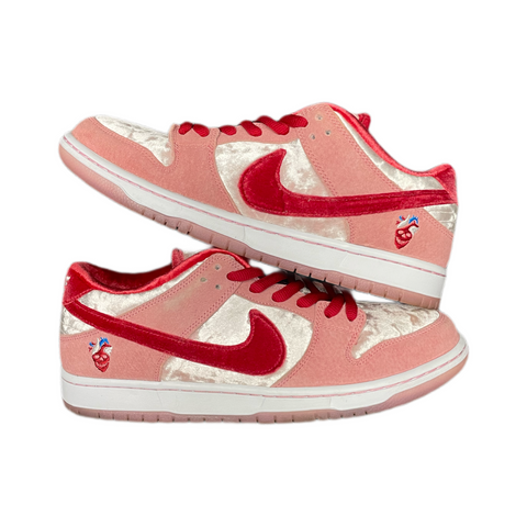 Nike SB Dunk Low StrangeLove Skateboards (Regular Box)